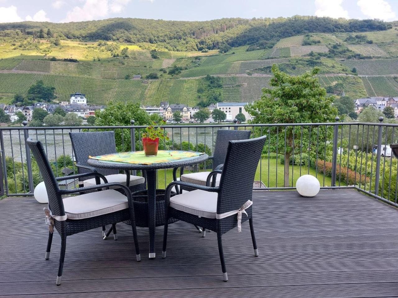 Zum Blauglockenbaum Leilighet Zell an der Mosel Eksteriør bilde